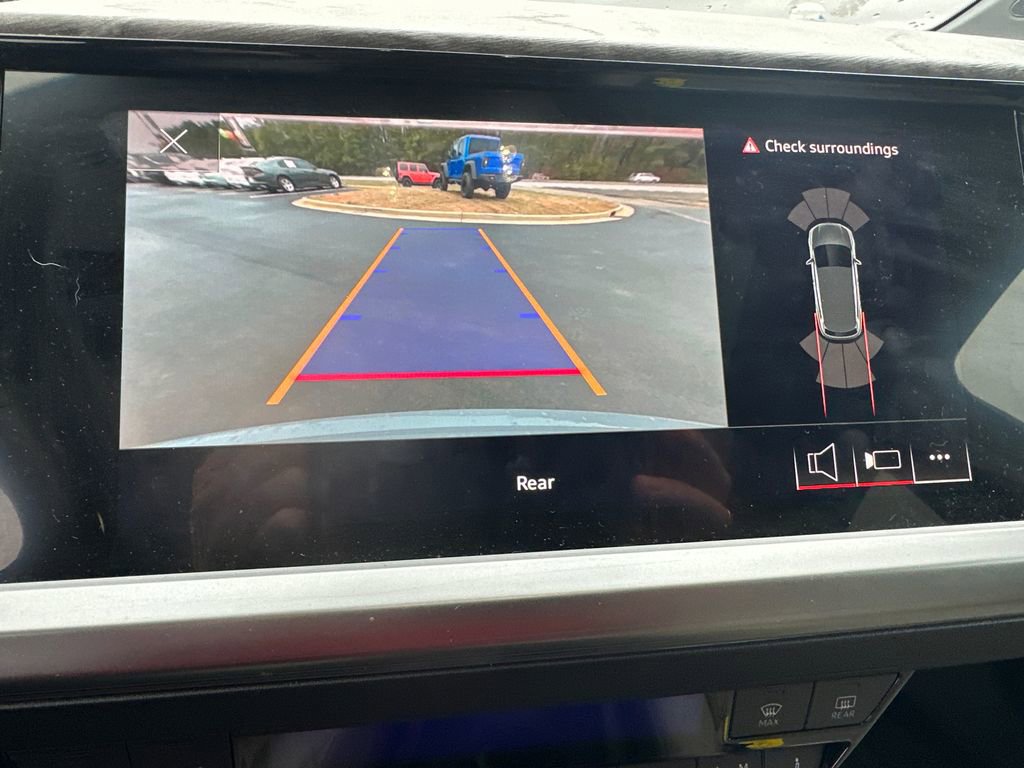 Used 2022 Audi Q4 e-tron Premium image 32