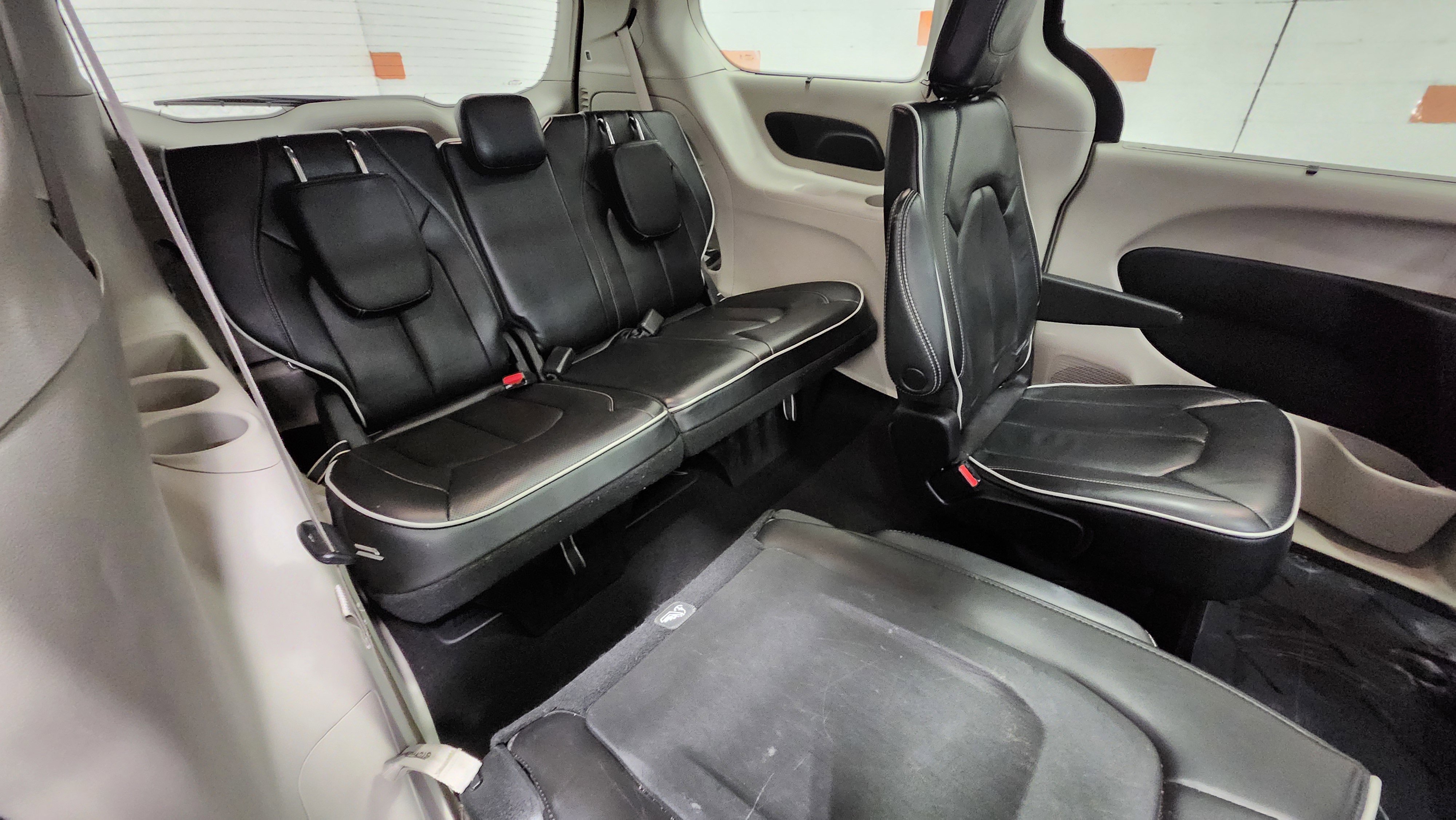 Used 2023 Chrysler Pacifica Limited image 21