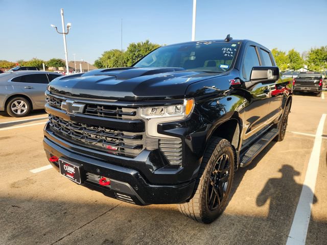 Used 2025 Chevrolet Silverado 1500 LT Trail Boss w/ LT Trail Boss Premium Package AWD/4WD video 3