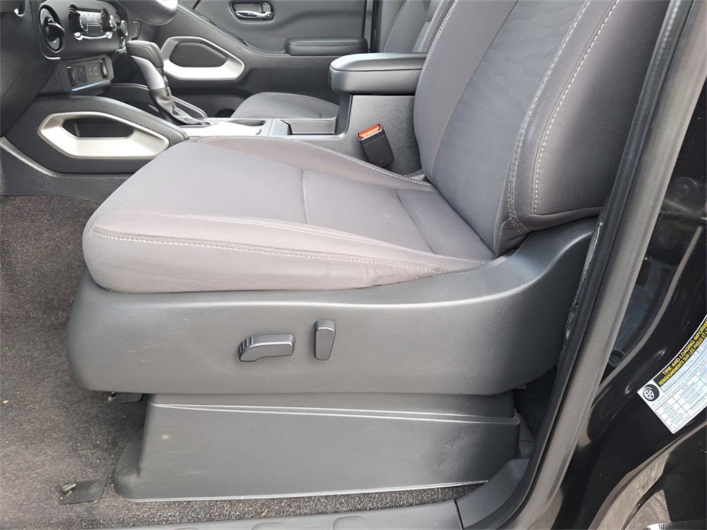 Used 2022 Nissan Frontier SV image 30