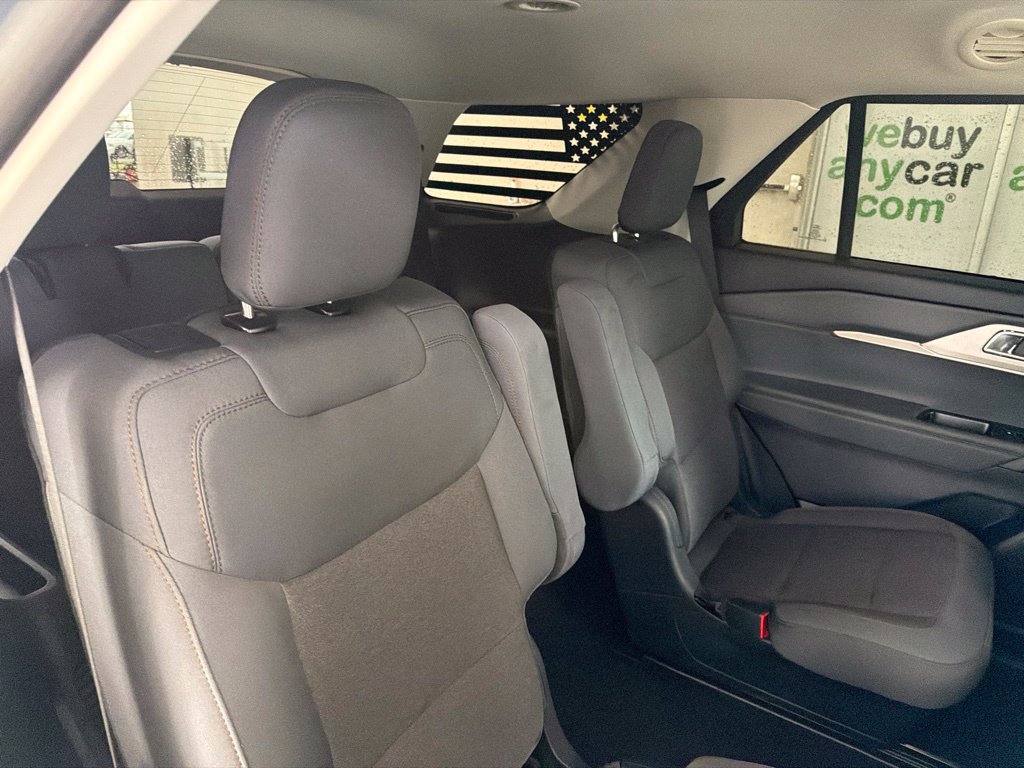 Used 2025 Ford Explorer Active RWD image 30