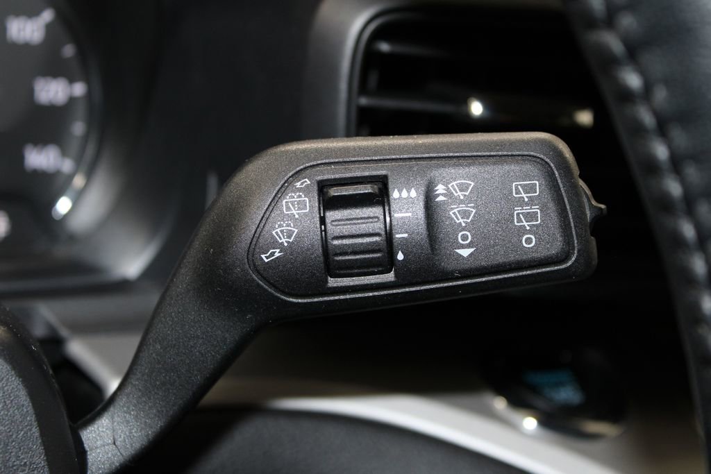 Used 2023 Ford Explorer XLT image 41