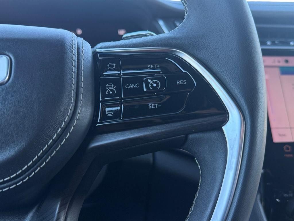 Used 2023 Jeep Grand Cherokee L Overland image 28