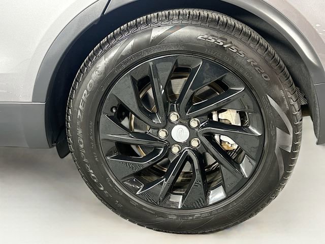 Used 2024 Land Rover Discovery S image 33