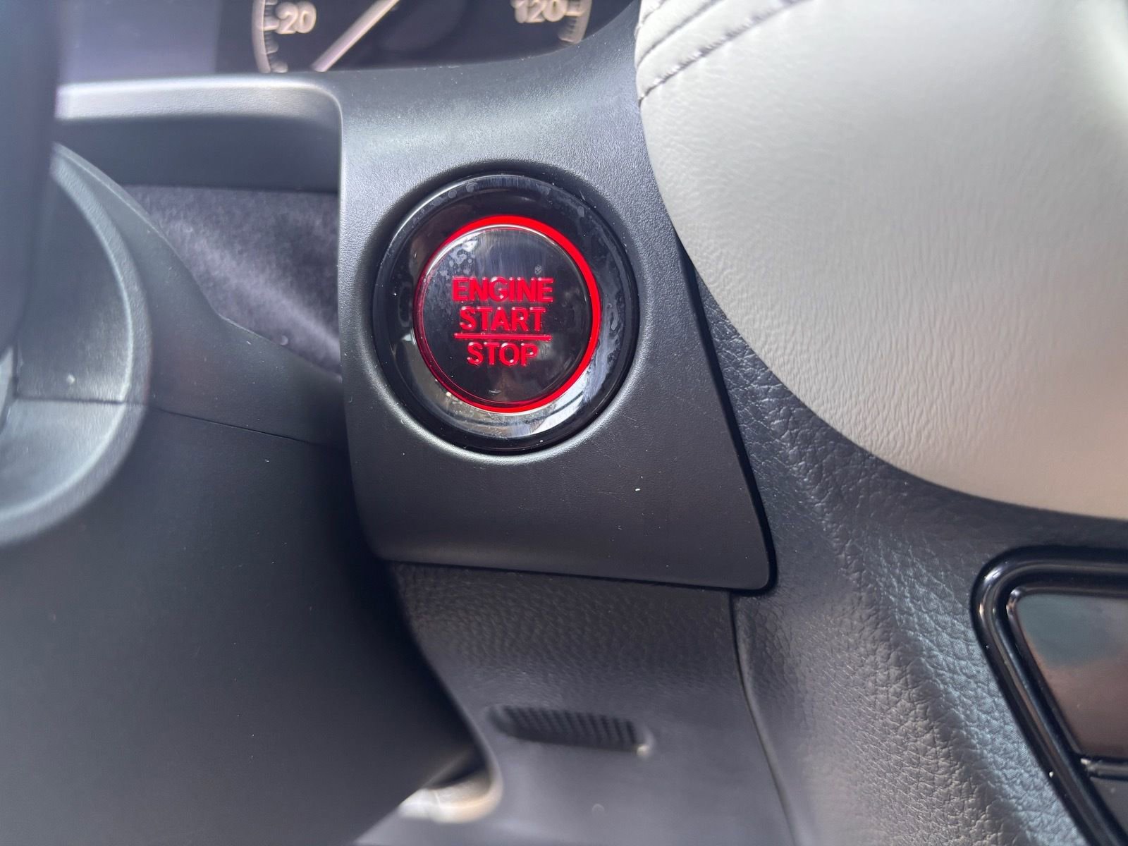 Certified 2025 Honda HR-V LX image 31