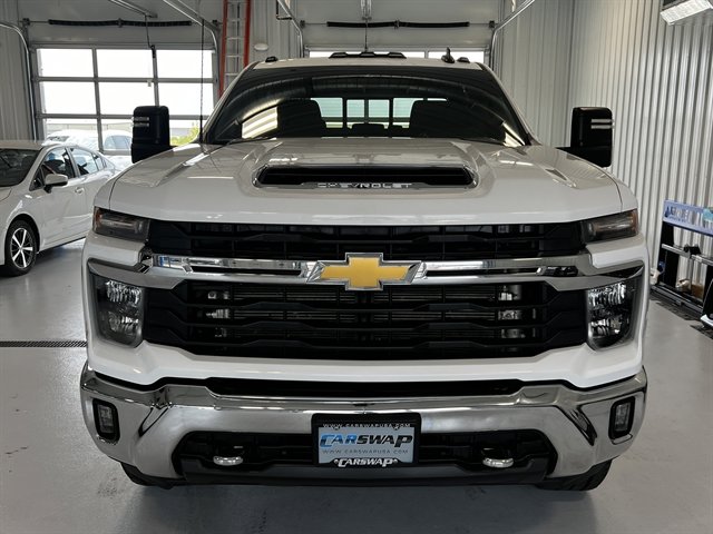 Used 2024 Chevrolet Silverado 3500 LT image 7
