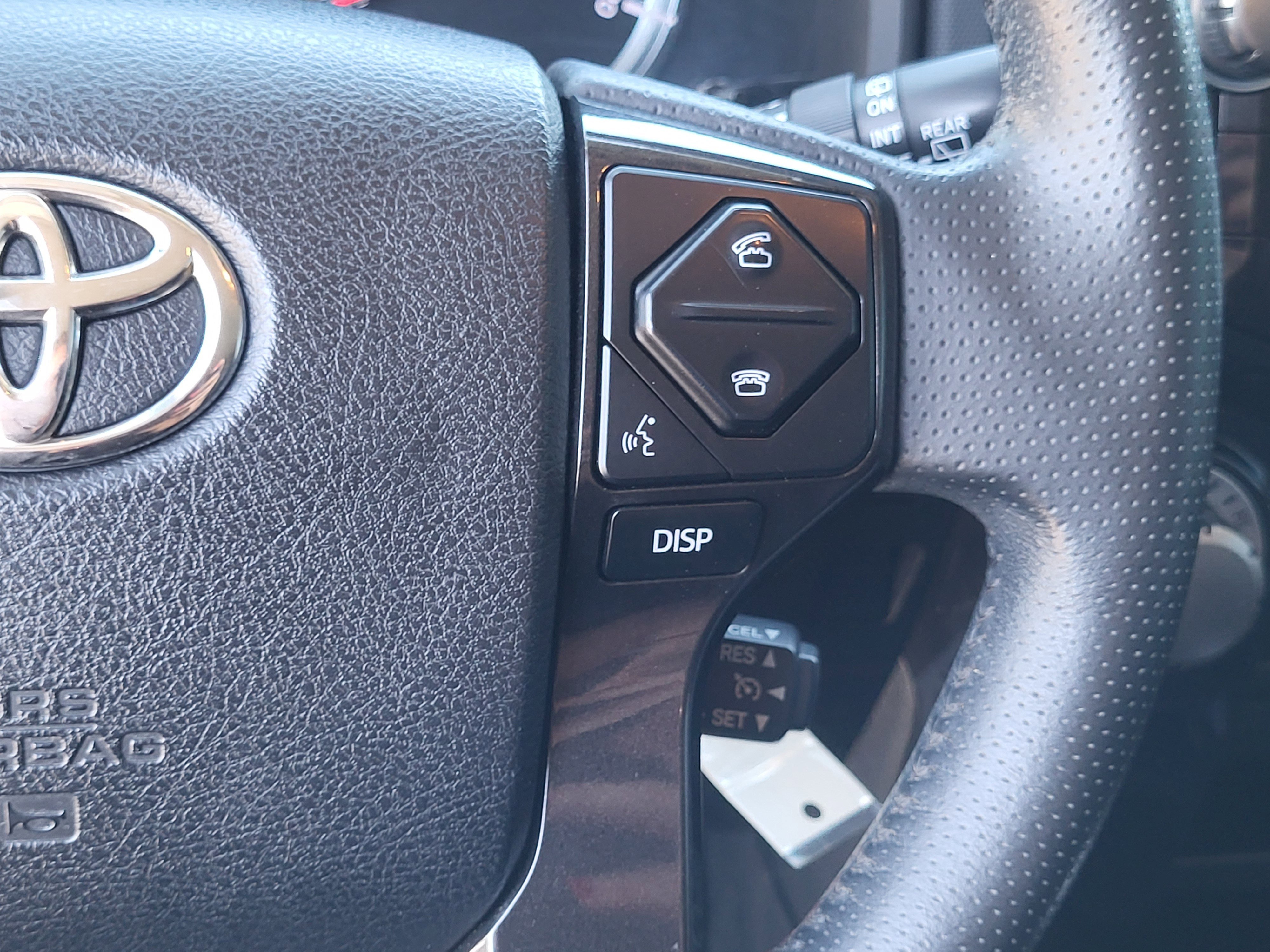 Used 2018 Toyota 4Runner TRD Off-Road Premium AWD/4WD image 15