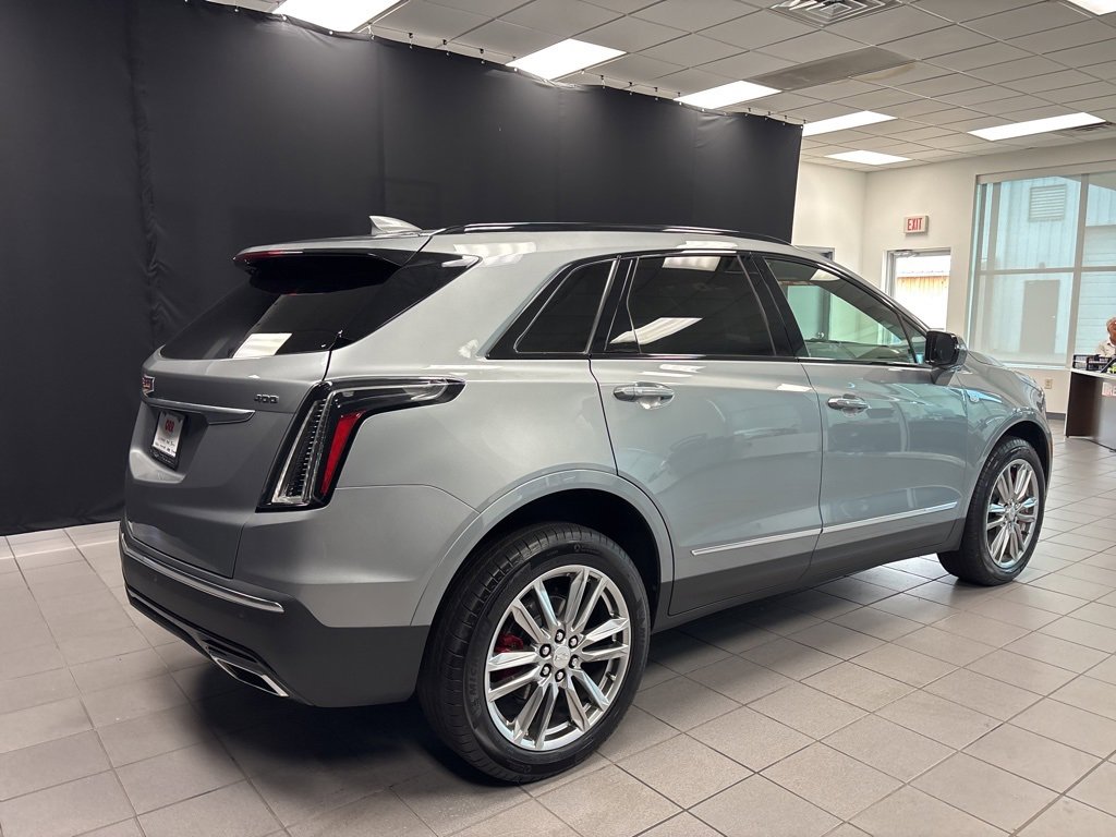 Used 2025 Cadillac XT5 Sportv image 3