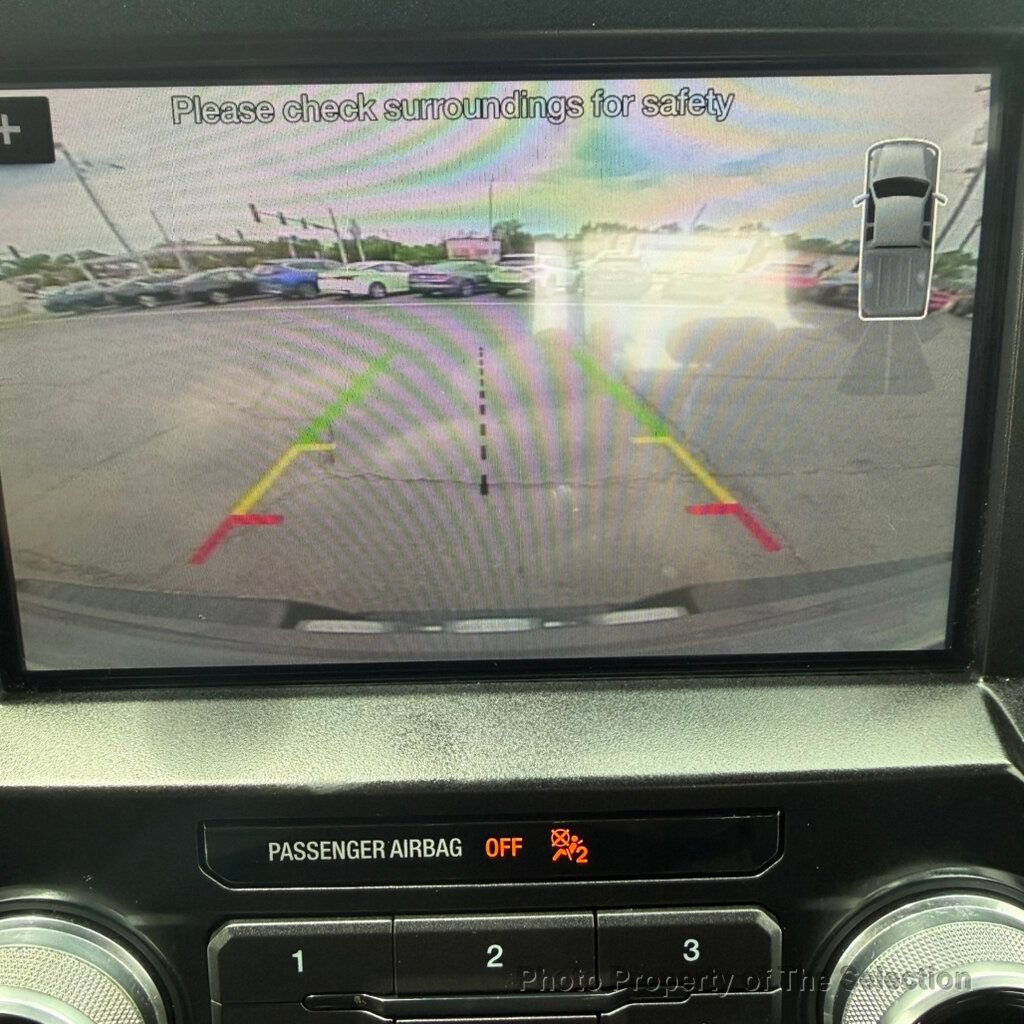 Used 2017 Ford F150 King Ranch w/ Equipment Group 601A Luxury AWD/4WD image 33