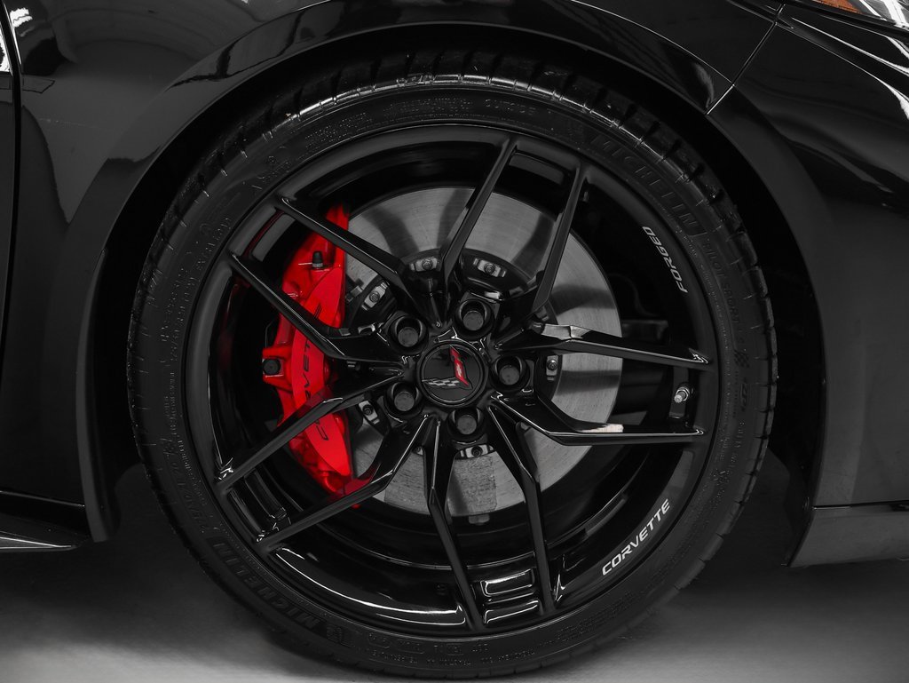 Used 2025 Chevrolet Corvette Z06 image 9