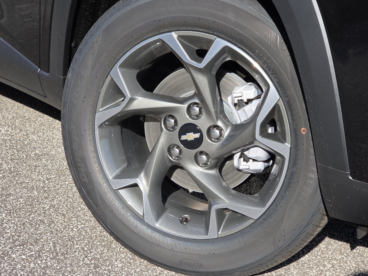 New 2026 Chevrolet Trax LT w/ Driver Confidence Package FWD image 12