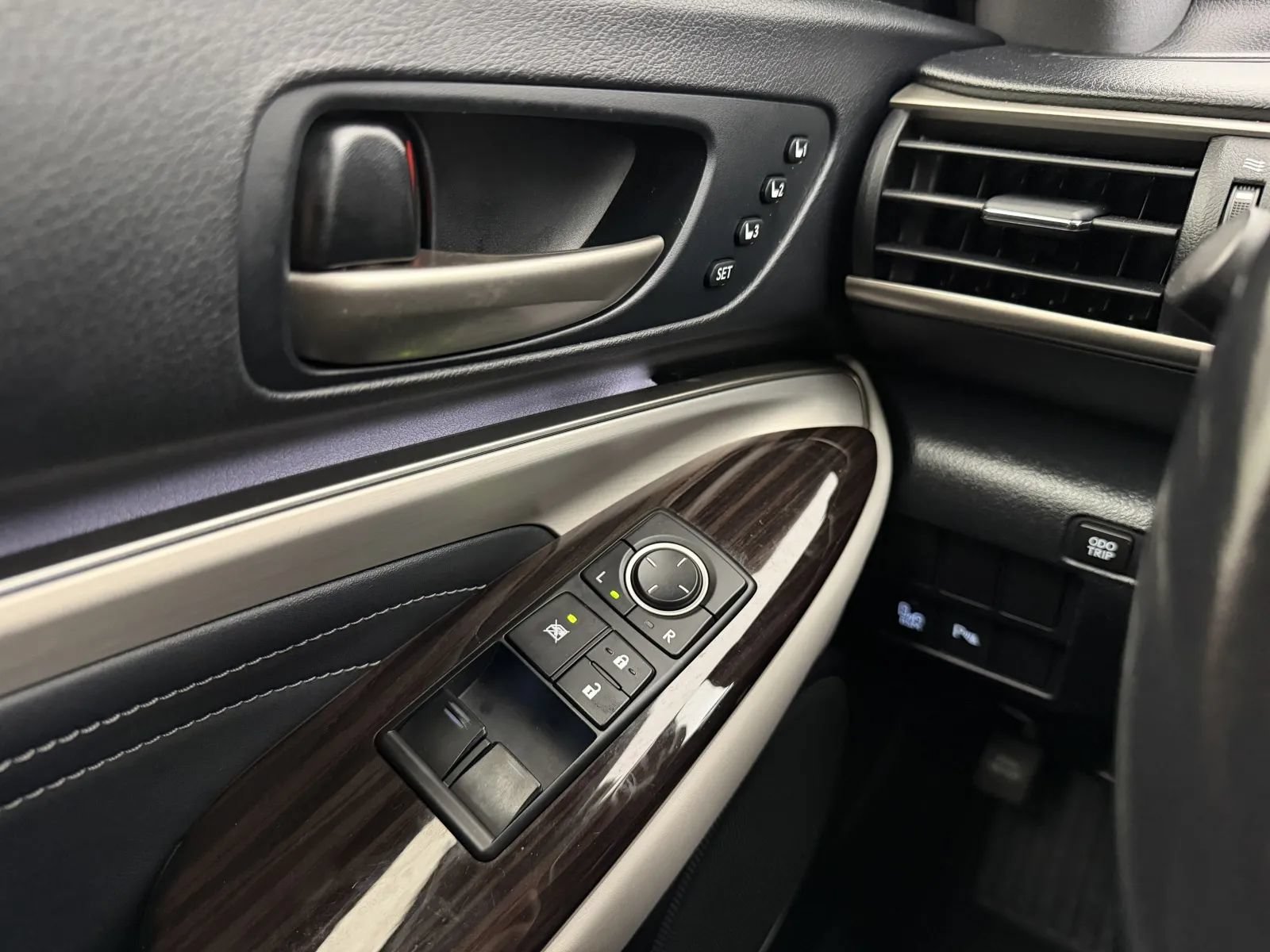 Used 2015 Lexus RC 350 AWD w/ Luxury Package image 18
