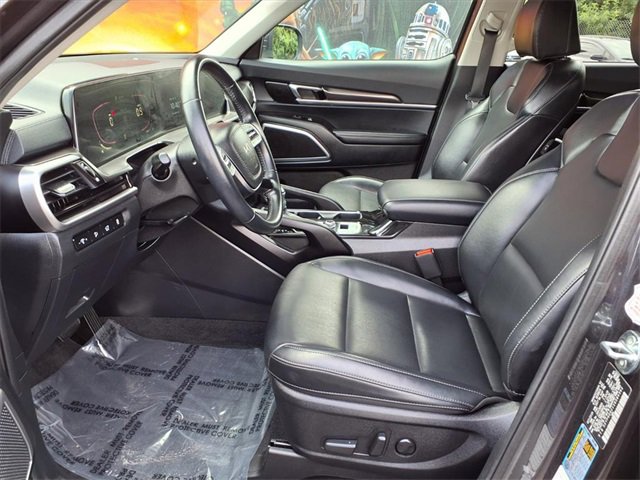 Used 2025 Kia Telluride S image 14
