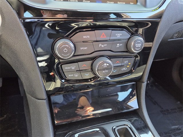 Certified 2023 Chrysler 300 S image 27