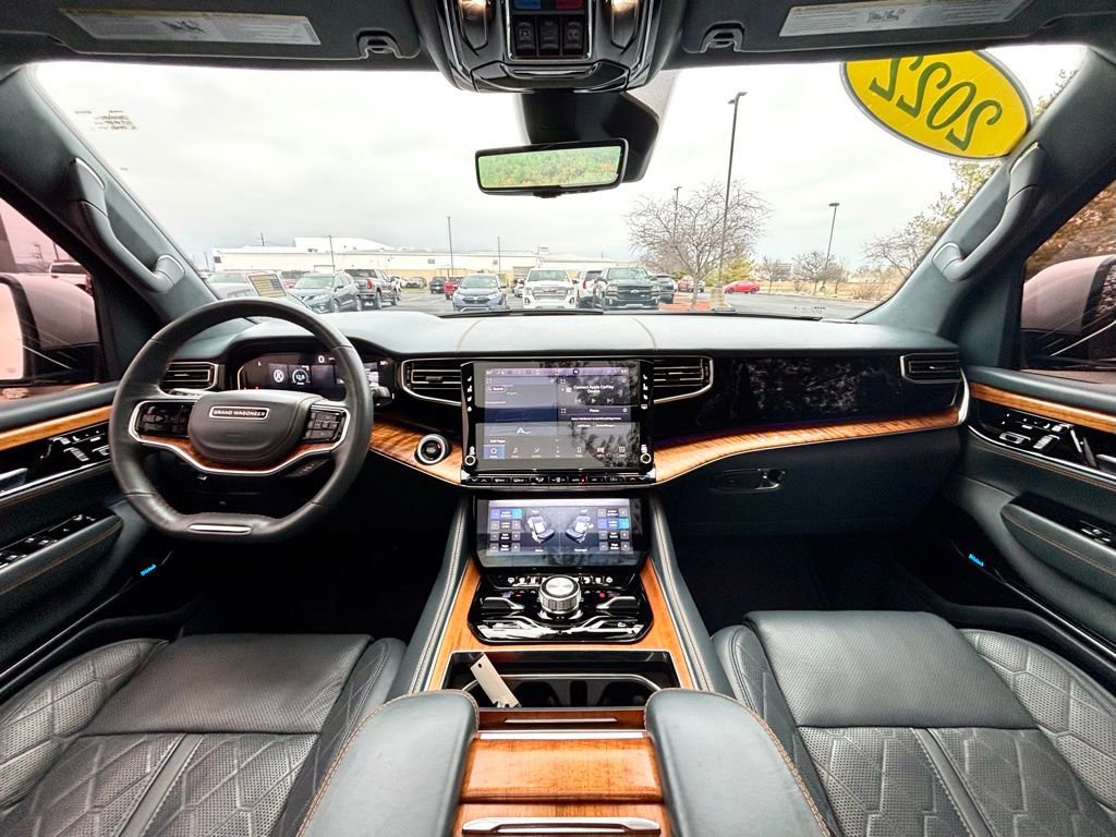 Used 2022 Jeep Grand Wagoneer Series III w/ Rear Seat Video Group 1 image 28