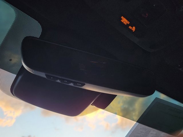 Used 2023 Toyota Crown Limited image 25