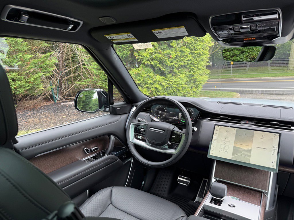 New 2025 Land Rover Range Rover SE image 8