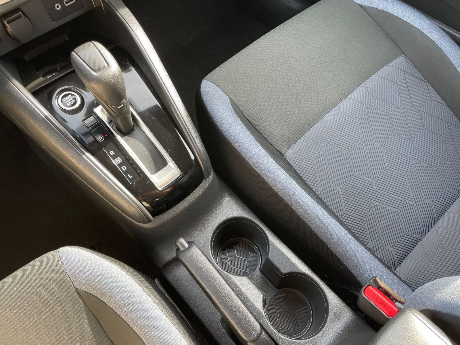 Used 2025 Nissan Versa SV FWD image 41