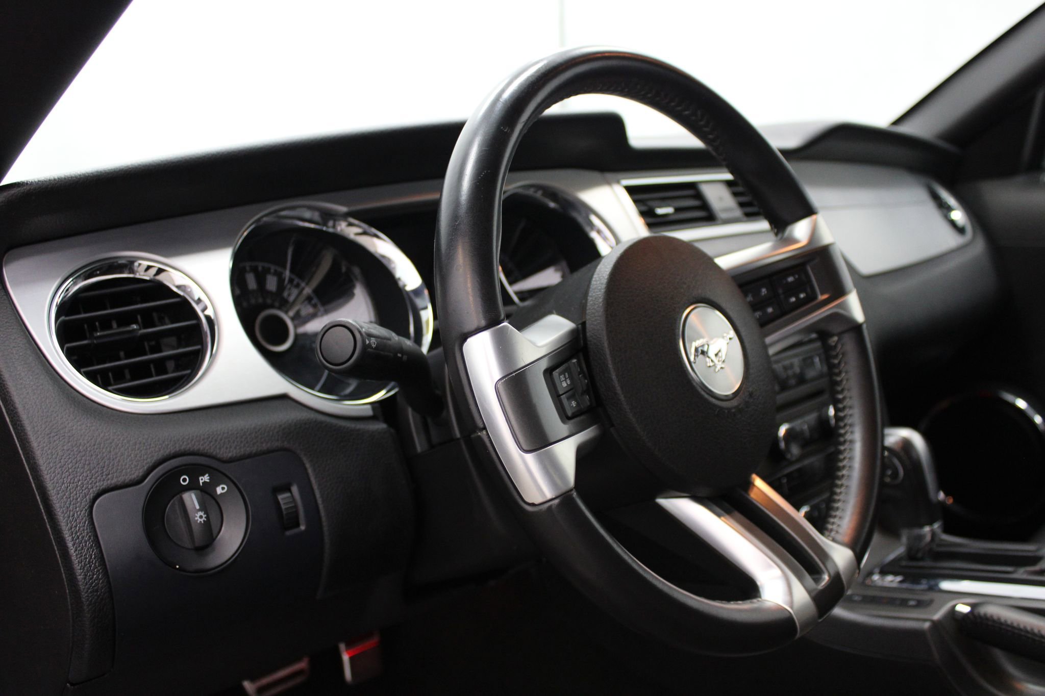 Used 2014 Ford Mustang Premium RWD image 13