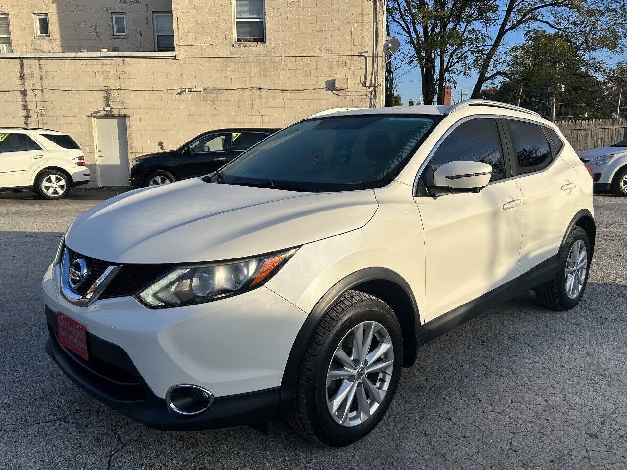 Used 2017 Nissan Rogue Sport SV w/ SV Premium Package AWD/4WD image 2