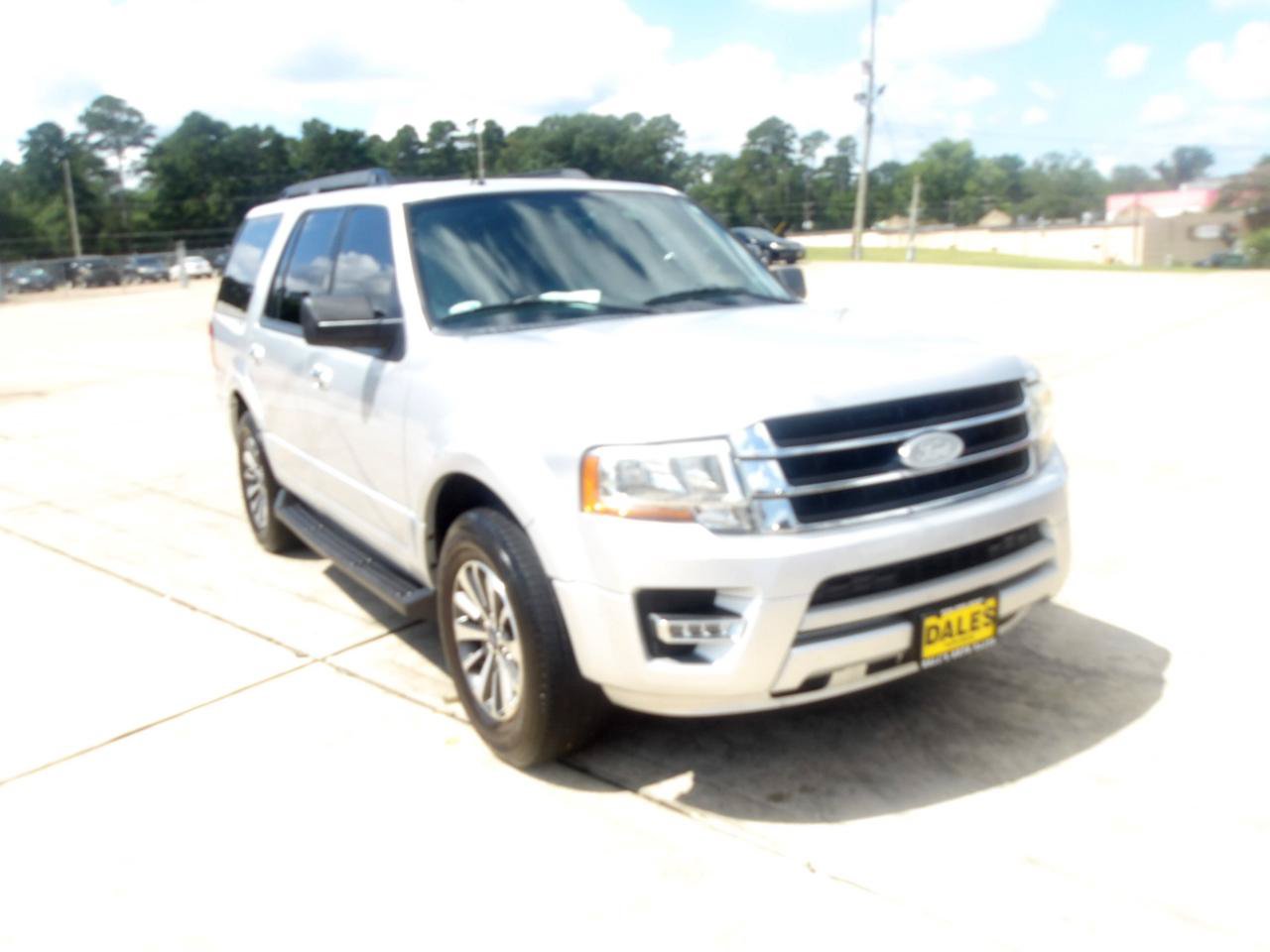 Used 2015 Ford Expedition XLT w/ Equipment Group 201A RWD image 4
