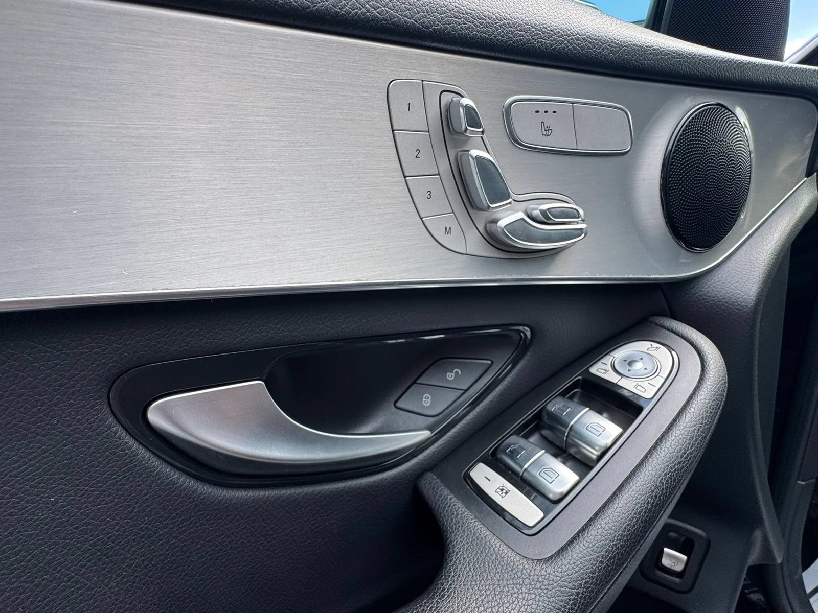 Used 2019 Mercedes-Benz GLC 300 image 13