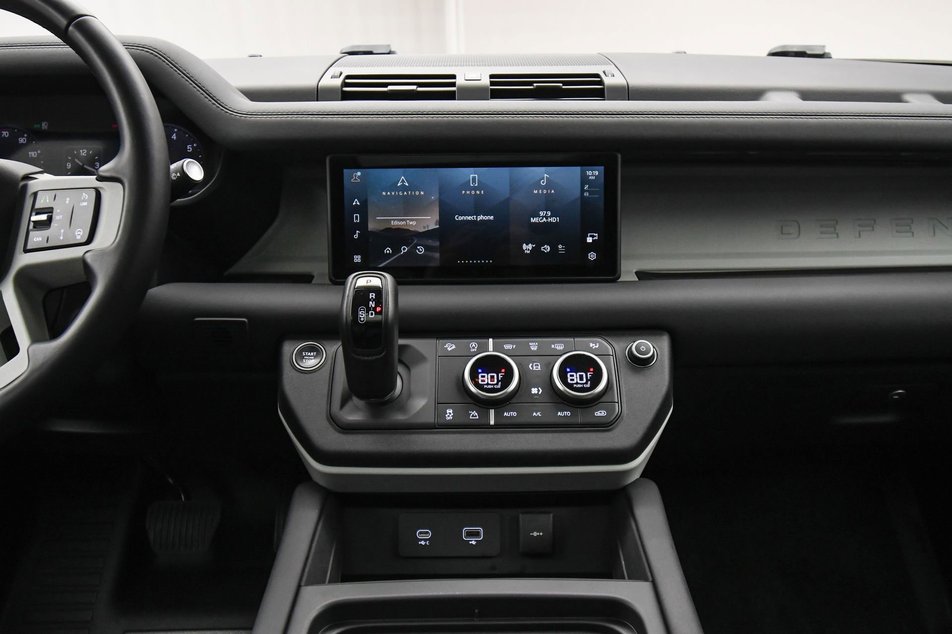 Used 2024 Land Rover Defender 110 S image 34