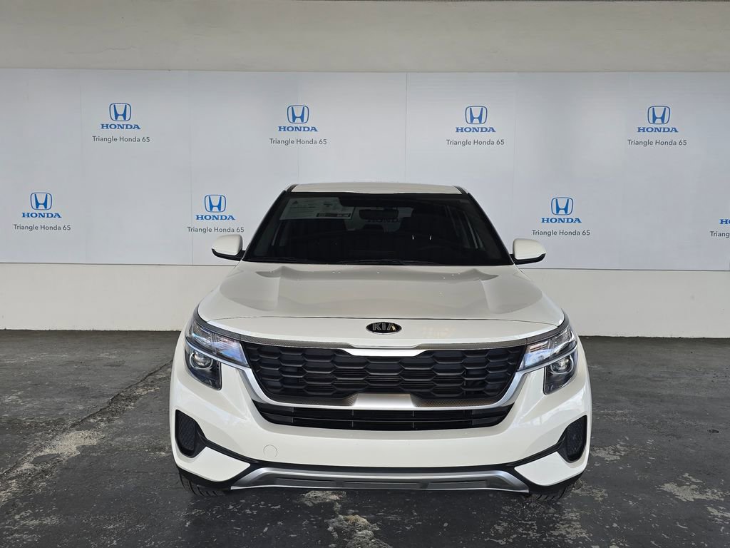 Used 2021 Kia Seltos LX image 2