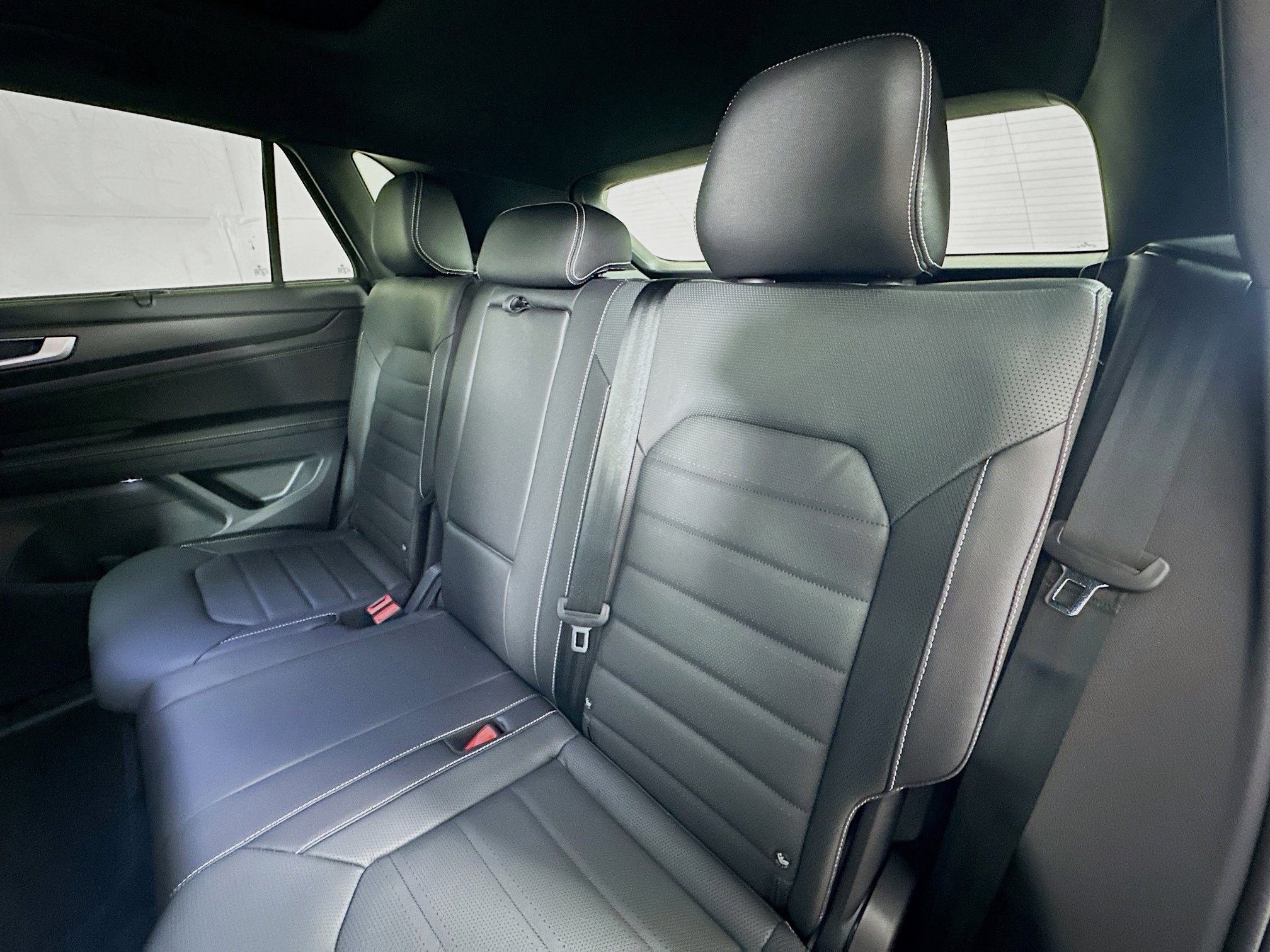 New 2026 Volkswagen Atlas Cross Sport SEL R-Line image 24