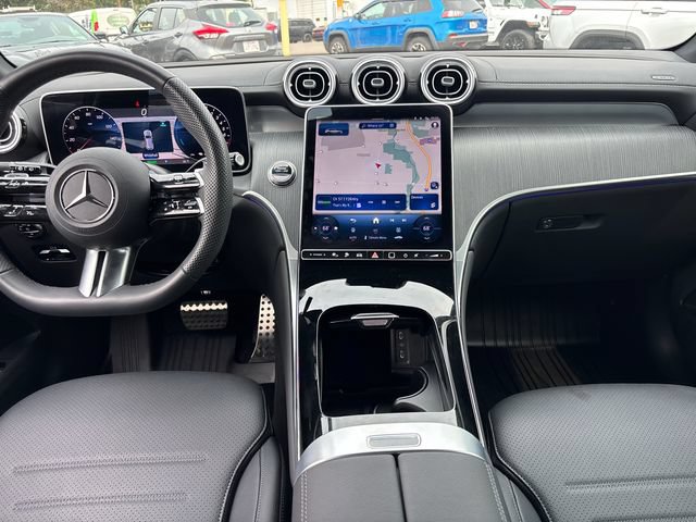 Used 2025 Mercedes-Benz GLC 350e 4MATIC image 10