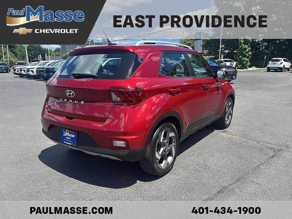 Used 2023 Hyundai Venue Limited w/ Cargo Package FWD image 8