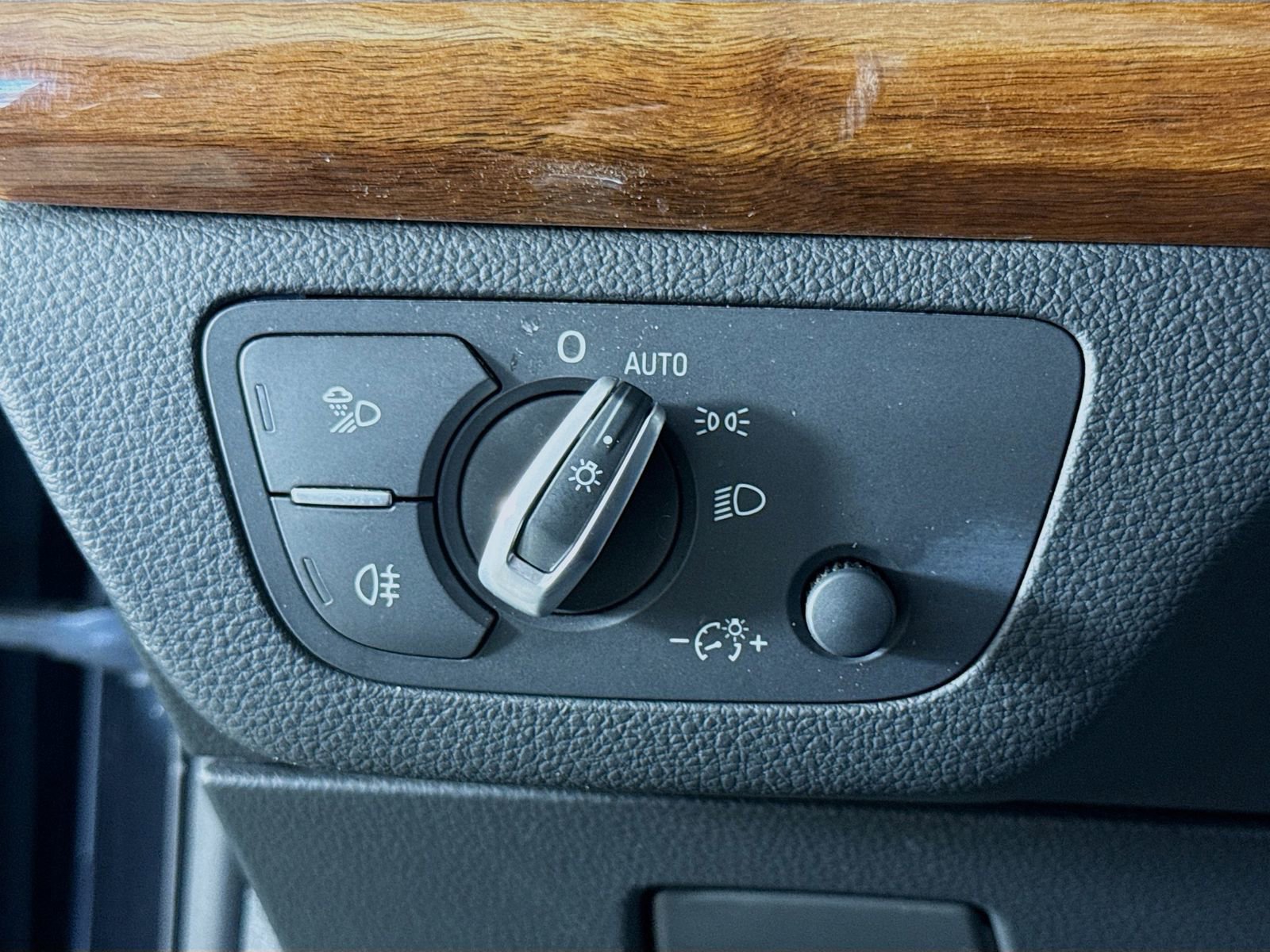 Used 2023 Audi Q5 2.0T Premium w/ Convenience Package image 10