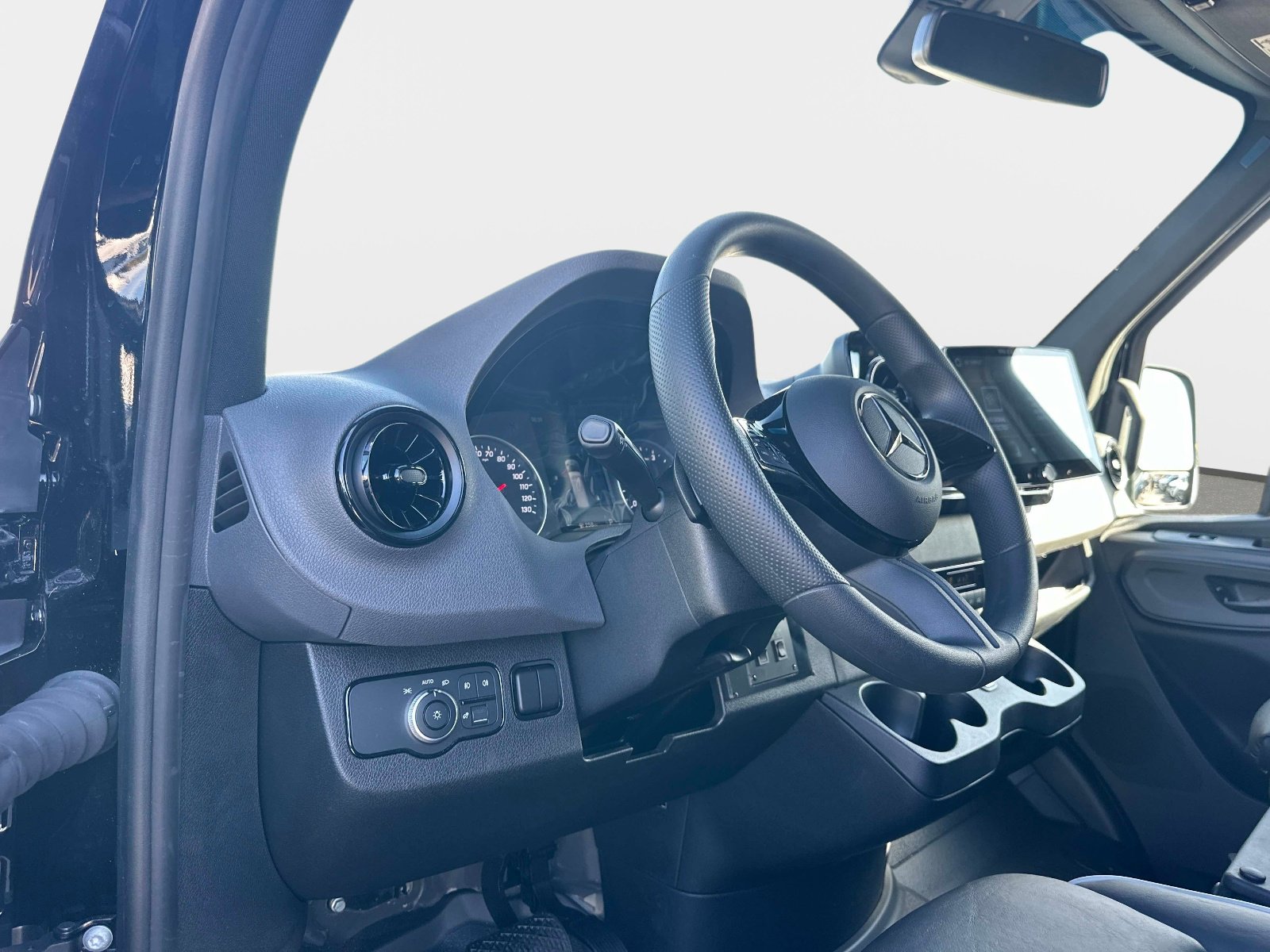 Used 2025 Mercedes-Benz Sprinter 3500 image 25