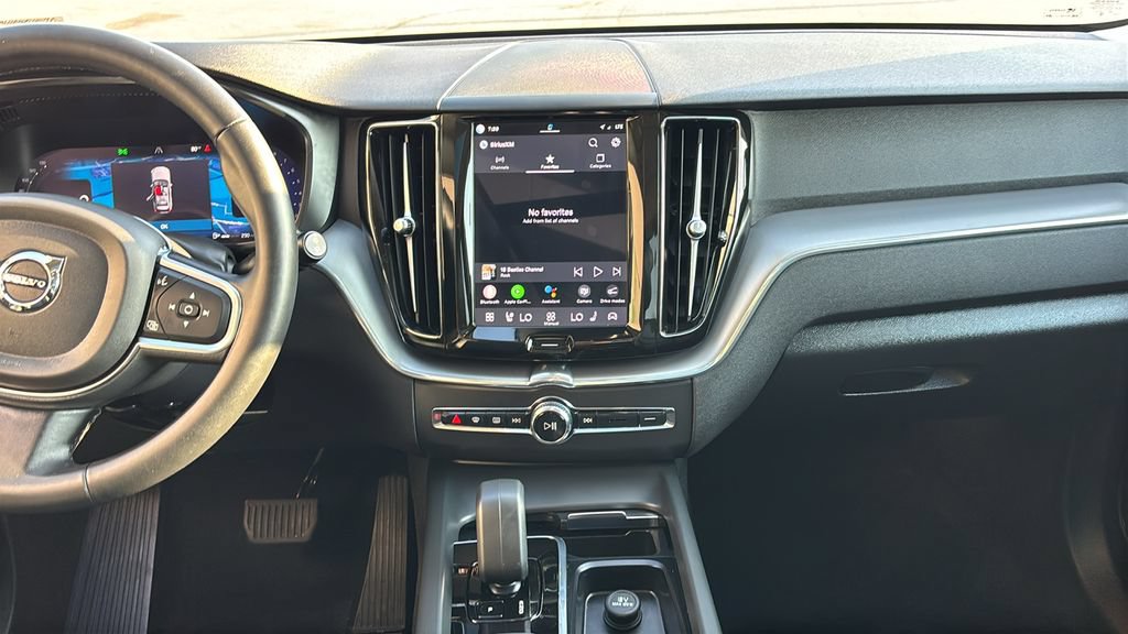 Used 2024 Volvo XC60 B5 Core w/ Climate Package AWD/4WD image 6