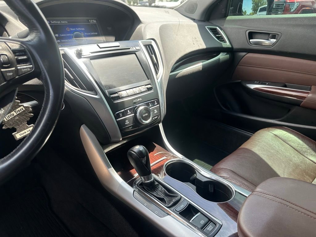 Used 2015 Acura TLX w/ Technology Package FWD image 29