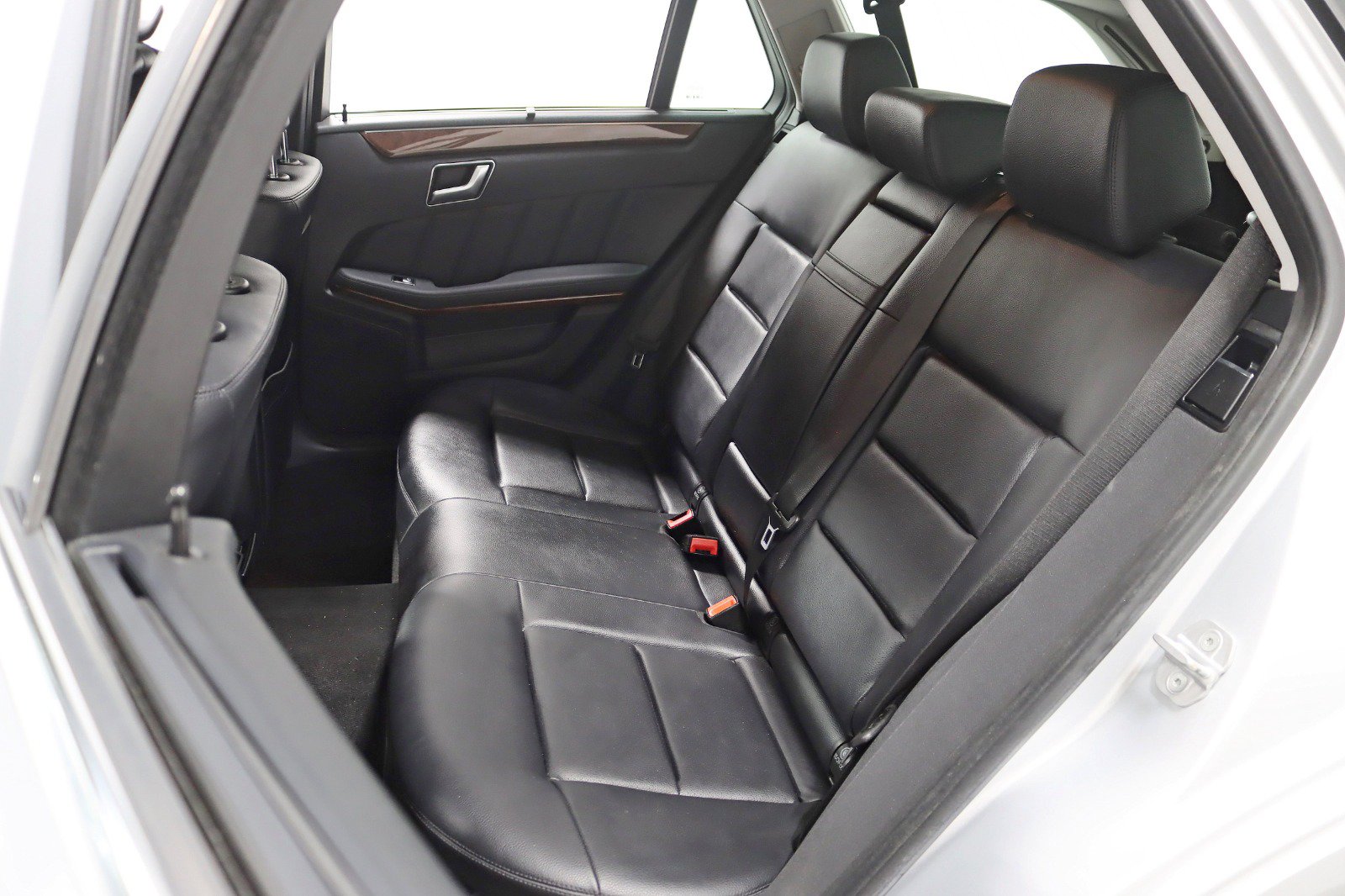 Used 2013 Mercedes-Benz E 350 4MATIC Wagon image 26
