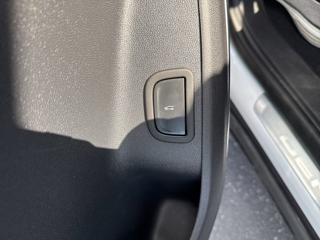 Used 2025 GMC Acadia Denali w/ LPO, Floor Liner Package AWD/4WD image 21