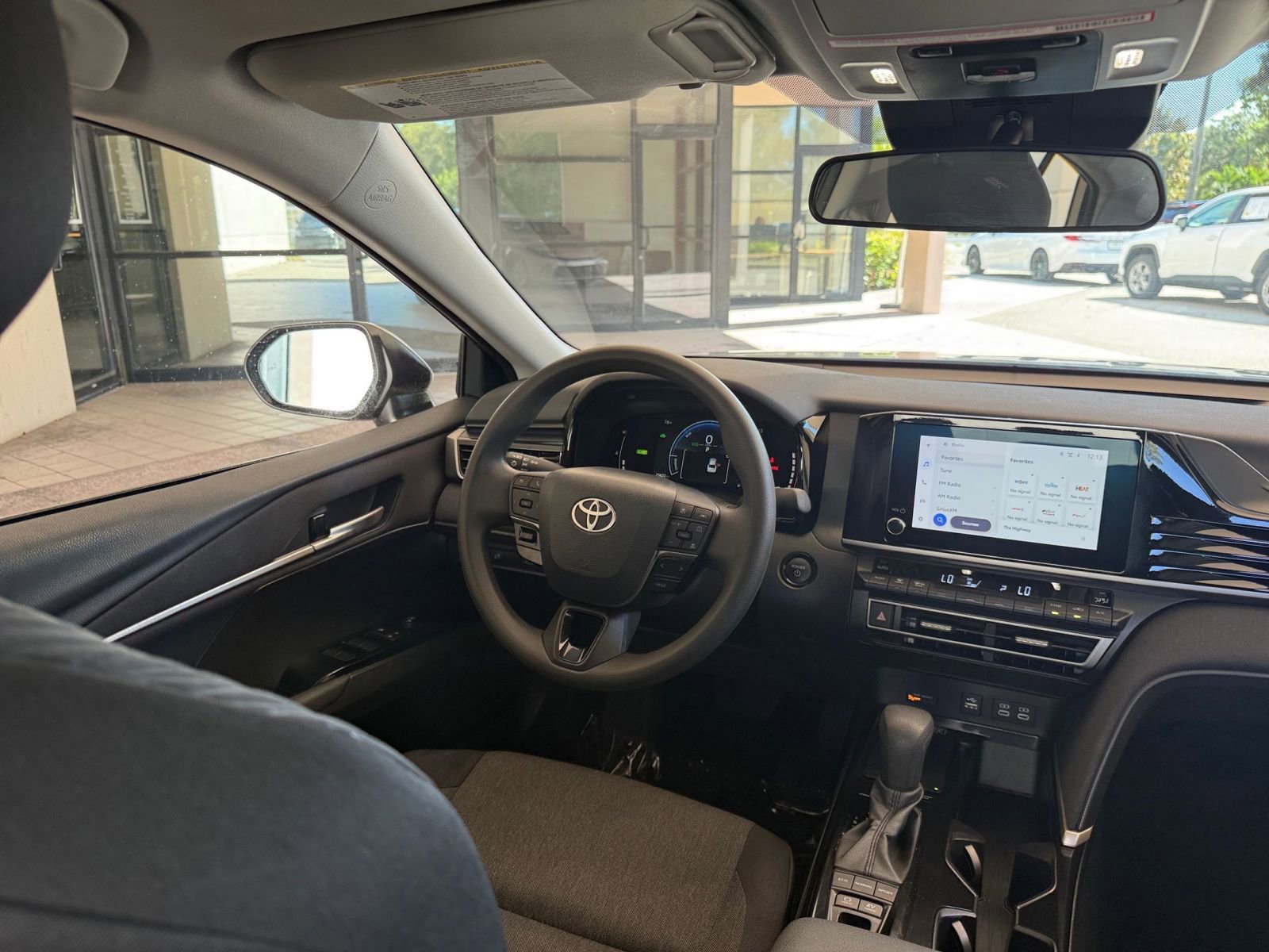 Used 2025 Toyota Camry LE image 28