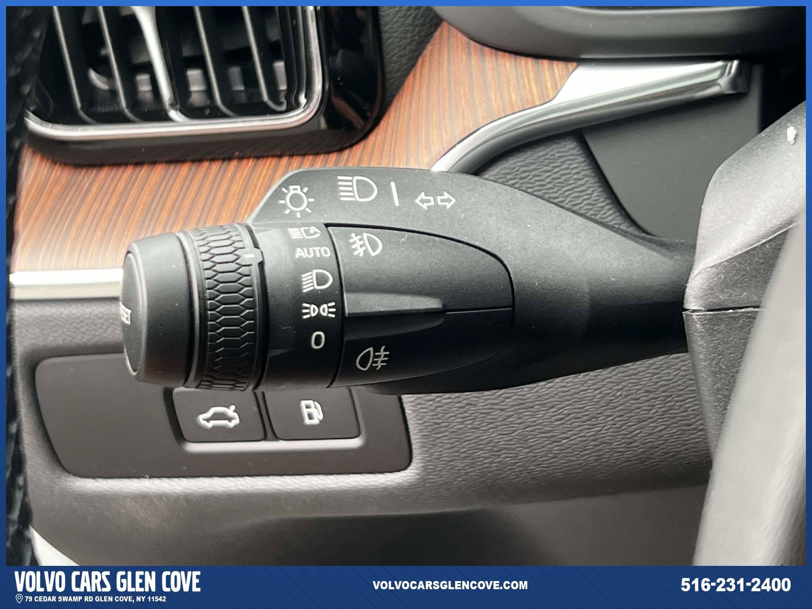 Used 2024 Volvo XC60 T8 Ultimate w/ Protection Package Premier AWD/4WD image 24