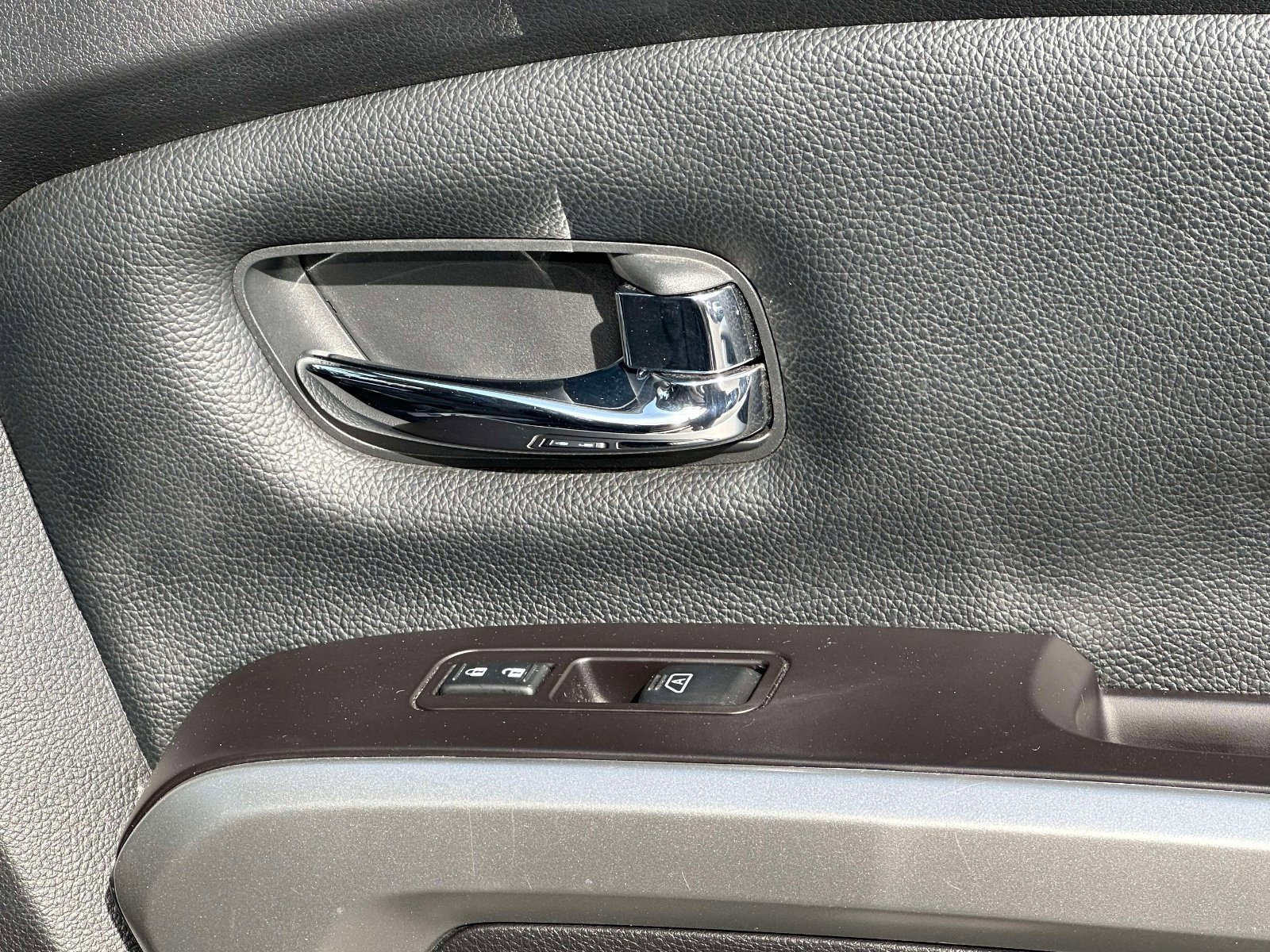 Used 2020 Nissan Titan SV w/ SV Convenience Package image 23