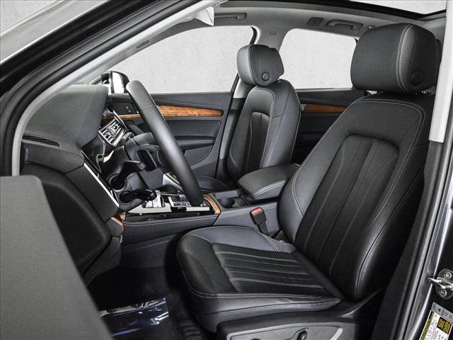 Used 2023 Audi Q5 2.0T Premium Plus w/ Premium Plus Package AWD/4WD image 17