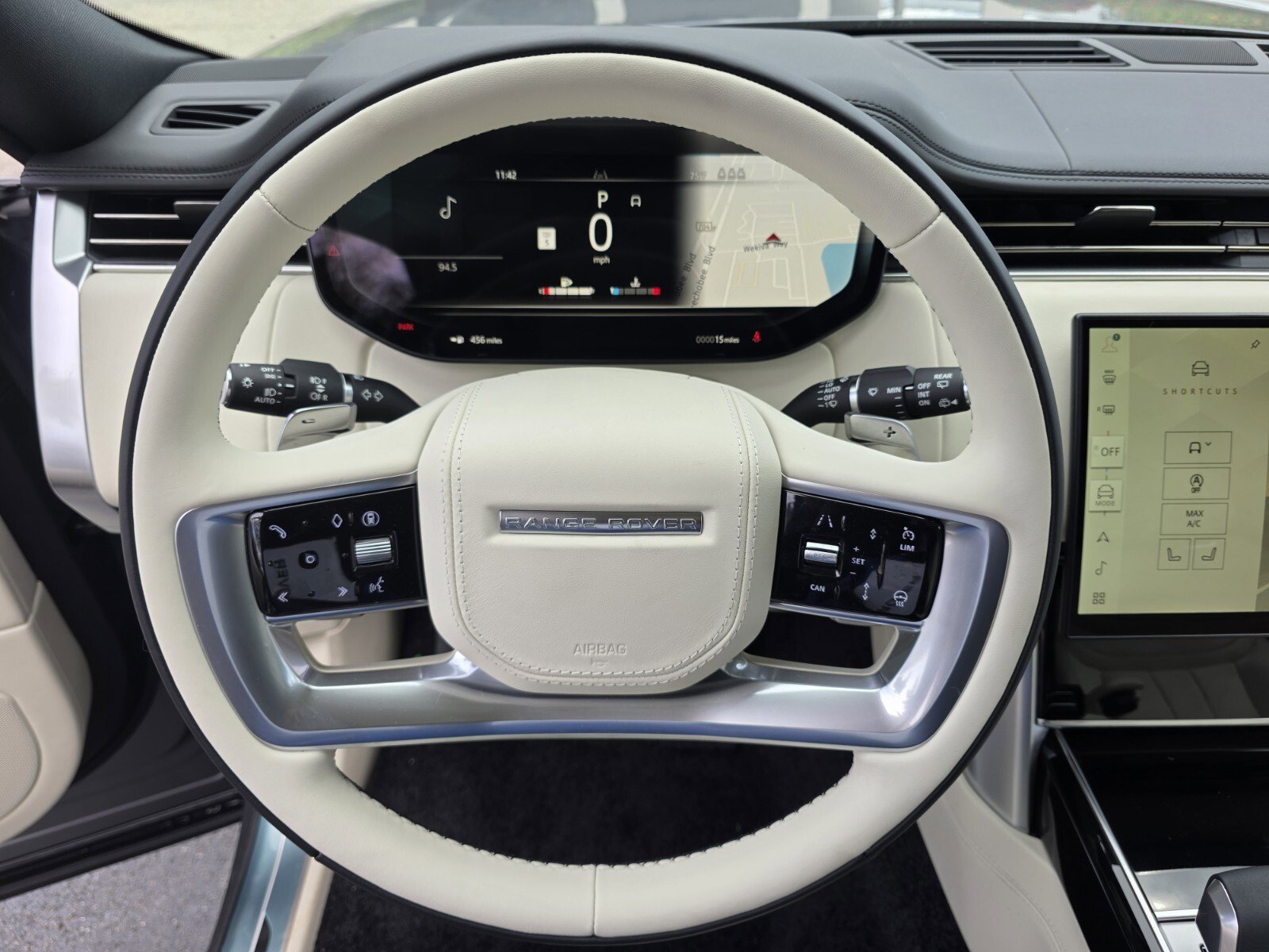 New 2026 Land Rover Range Rover SE image 15