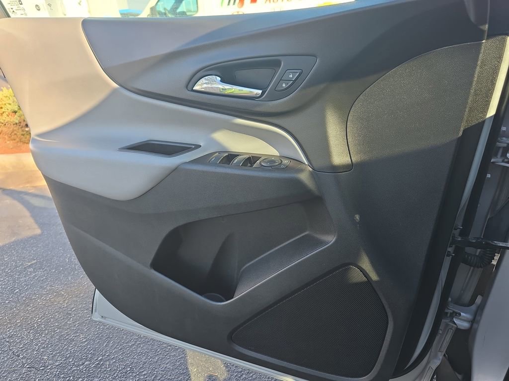 Used 2022 Chevrolet Equinox LT image 25