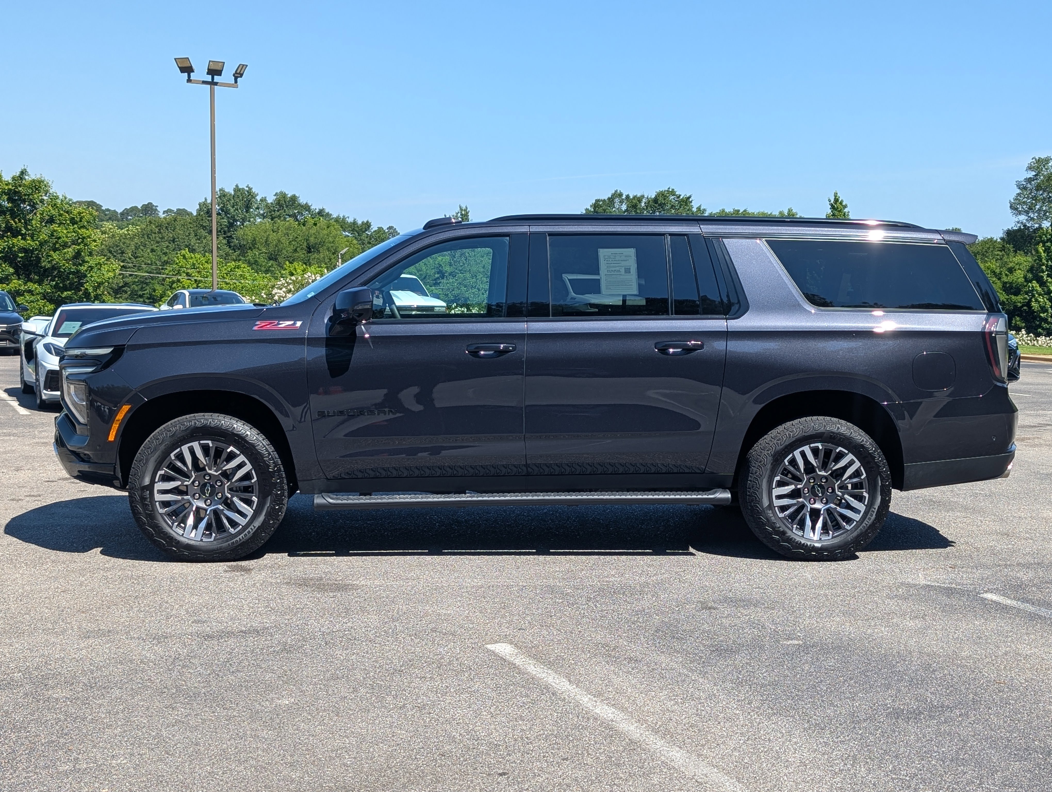 Used 2026 Chevrolet Suburban Z71 w/ Comfort Package AWD/4WD image 6