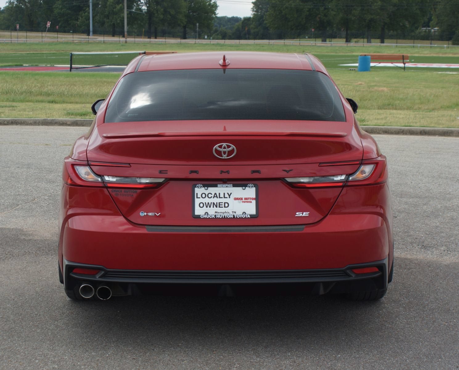 Used 2025 Toyota Camry SE FWD image 3