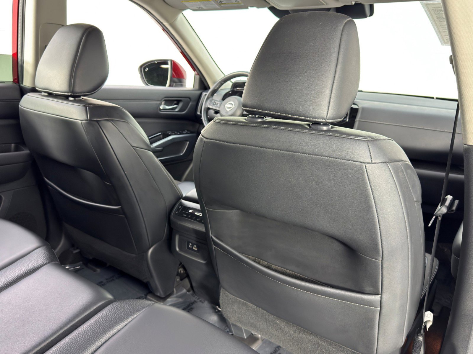 Used 2022 Nissan Pathfinder SL w/ Lighting Package (N92) image 35