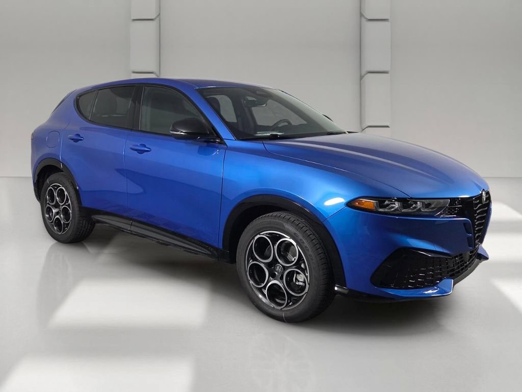 New 2026 Alfa Romeo Tonale w/ Black Premium Package AWD/4WD image 2