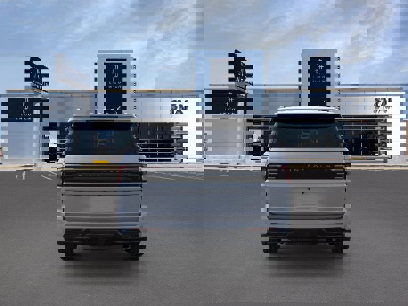 New 2025 Lincoln Navigator Reserve w/ Jet Appearance Package image 5