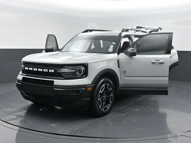 Used 2023 Ford Bronco Sport Outer Banks image 3