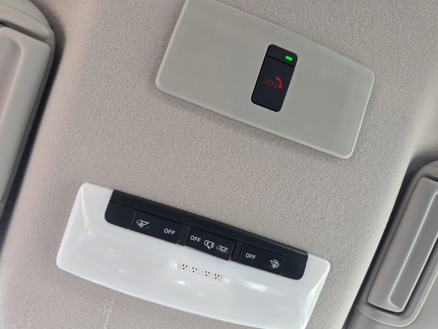 New 2025 Nissan Versa SR w/ Trunk Package image 32